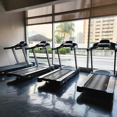 Makati Penthouse With Stunning City Skyline View Manila Kültér fotó