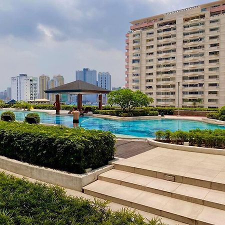 Makati Penthouse With Stunning City Skyline View Manila Kültér fotó