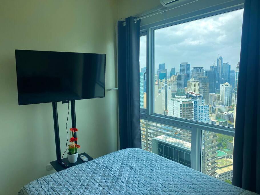 Makati Penthouse With Stunning City Skyline View Manila Kültér fotó