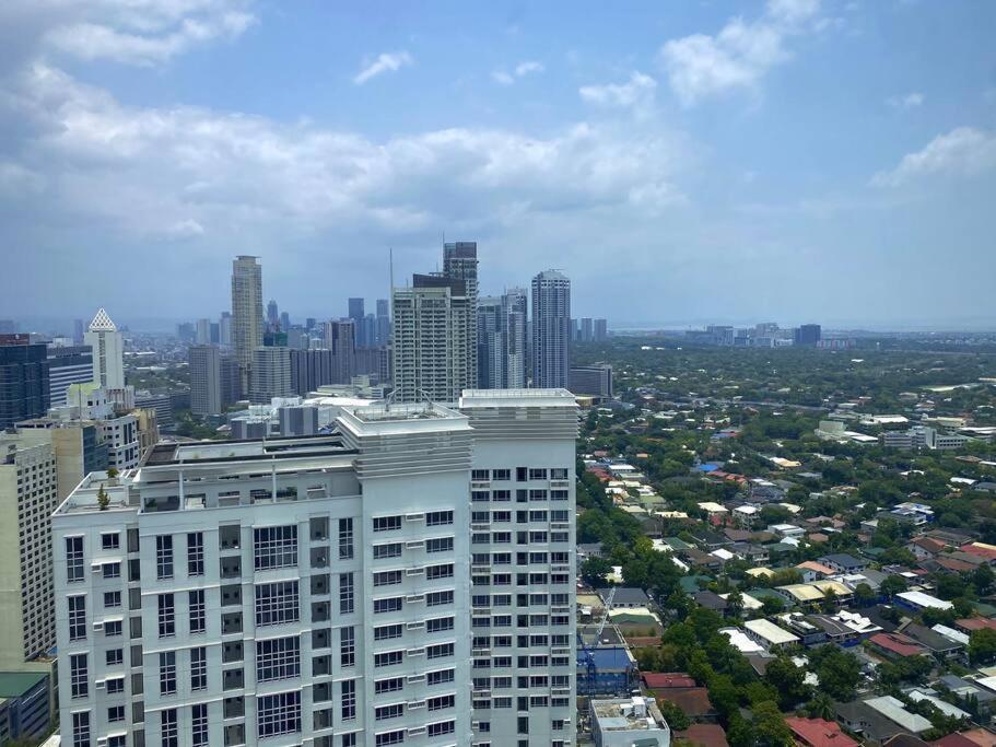 Makati Penthouse With Stunning City Skyline View Manila Kültér fotó
