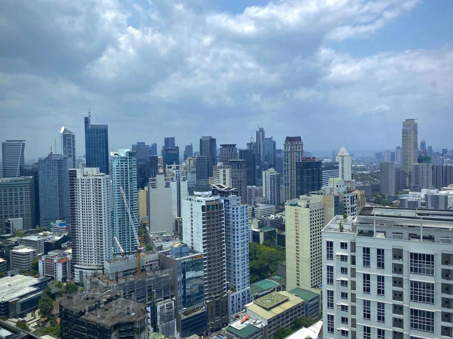 Makati Penthouse With Stunning City Skyline View Manila Kültér fotó